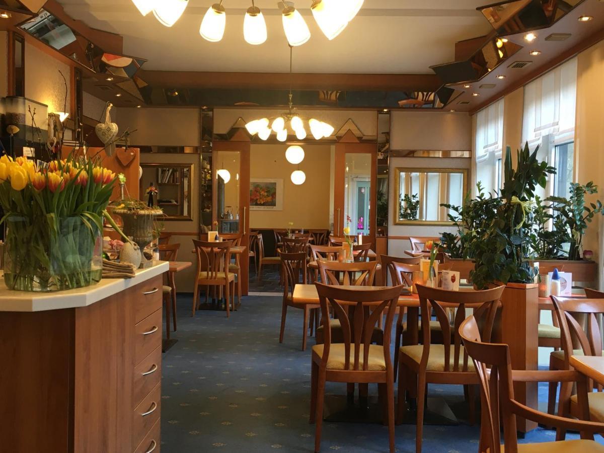 Cafe Feldmann & Pension Бад Зуден-Алендорф Екстериор снимка